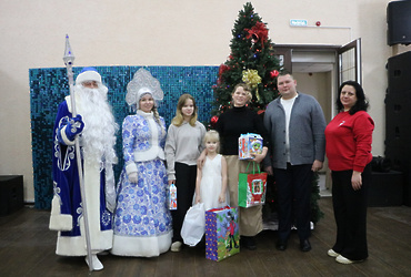 В Лотошино продолжается акция «Елка желаний»