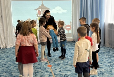 Сотрудники Госавтоинспекции провели тематическое мероприятие  «Автокресло – детям» с дошкольниками