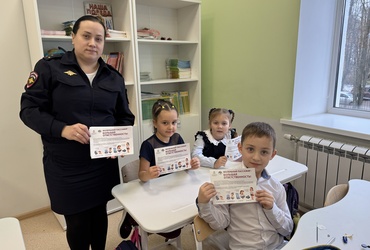 Сотрудники Госавтоинспекции провели беседу со школьниками