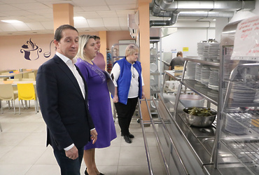 Проверка столовой в поселковой школе