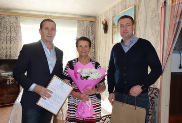 Жительницу деревни Савостино поздравили с Юбилеем