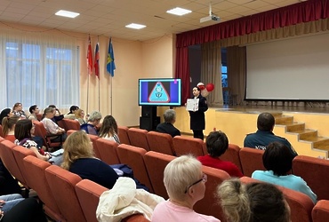 Сотрудники ОМВД России по г.о. Лотошино приняли участие в  родительском собрании