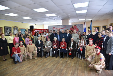 Юбилейные медали в честь 80‑летия Победы вручили в лотошинской библиотеке