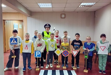 Лотошинские единороссы провели интерактивную игру ПДД для детей