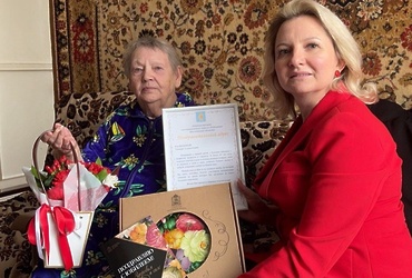 С 85‑летием поздравили жительницу поселка Лотошино