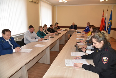 11 марта в здании администрации округа состоялось очередное заседание комиссии по делам несовершеннолетних