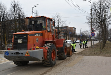 В муниципальном округе Лотошино продолжается масштабная уборка после зимнего сезона
