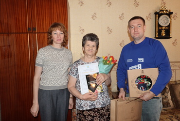 Лотошинские депутаты единороссы поздравили долгожительницу с юбилеем