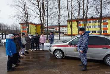 Волоколамские росгвардейцы провели урок мужества в МОУ «Лотошинская  средняя общеобразовательная школа № 1» муниципального округа Лотошино