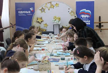 Творческий мастер‑класс ко Дню работника Культуры прошел в Лотошино