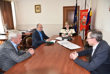 Екатерина Долгасова провела рабочую встречу с генеральным директором АО «Шаховской ДСК»