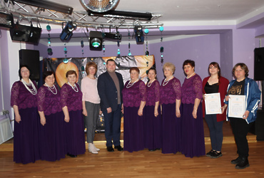 Лотошинские единороссы поздравили в Савостинском ДК работников культуры с праздником