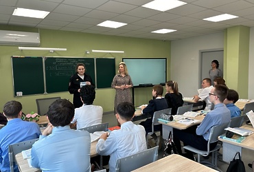 Сотрудники ОМВД России по г.о. Лотошино и общественница провели  беседу об экстремизме и терроризме со школьниками