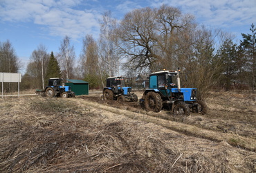 В муниципальном округе Лотошино началась противопожарная опашка сёл и деревень