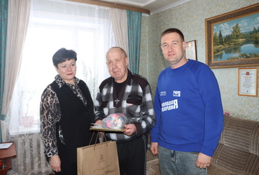 С 80‑летием поздравили жителя поселка Лотошино