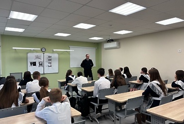 Сотрудники ОМВД России по г.о. Лотошино приняли участие в  информационной акции «Будь в форме»