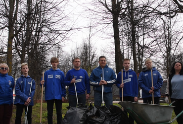 Ещё один субботник прошел в лотошинском Сквере Победы!