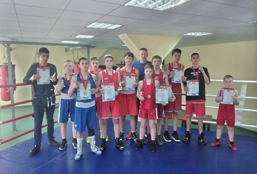 Турнир по боксу «Боевые перчатки».