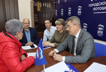 Сергей Сретинский и Екатерина Долгасова провели прием населения