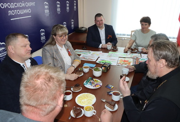 Встреча с ветеранами СВО прошла в приемной «Единой России» в Лотошино