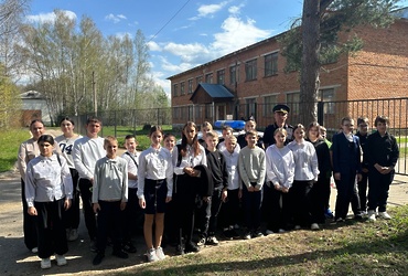 Сотрудники патрульно‑постовой службы ОМВД России по г.о. Лотошино  рассказали школьникам о своей работе