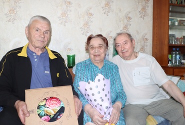 Жительницу деревни Савостино поздравили с юбилеем