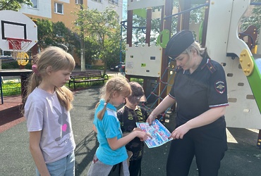 Сотрудники ОМВД России по г.о. Лотошино провели акцию «Мой выбор‑безопасность»