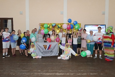 Детей из семей участников СВО поздравили с наступающим праздником