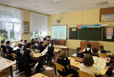 Летние каникулы — время отдыха, но не забывайте о безопасности на железной дороге!