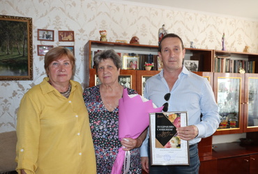 С юбилеем поздравили жительницу поселка Лотошино