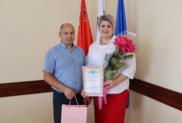 Главного специалиста сектора по делам несовершеннолетних Ольгу Филимонову поздравили с юбилеем