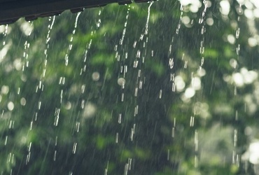 В ближайший час с сохранением до конца суток 18 июня местами в Московской области ожидаются гроза и ливни