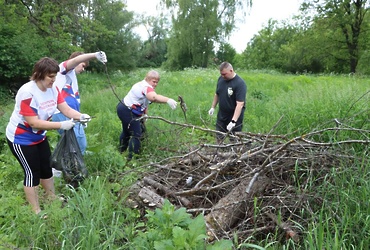 Экоакция по уборке лесопарковой зоны