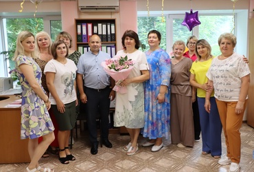 Директора Муниципального учреждения «ЦБМУ» Татьяну Иванову поздравили с юбилеем