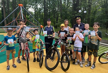 Сотрудники ОМВД России «Лотошинский» и общественница провели акцию «Каникулы с Общественным советом»