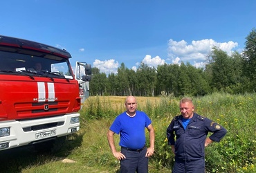 Работники ГКУ МО «Мособлпожспас» нашли и вывели из леса в округе Лотошино двух заблудившихся пенсионерок