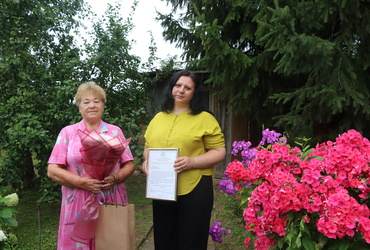 Жительницу деревни Акулово поздравили с юбилеем