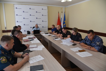 В администрации муниципального округа Лотошино состоялось совместное заседание антитеррористической комиссии и комиссии по чрезвычайным ситуациям и обеспечению пожарной безопасности