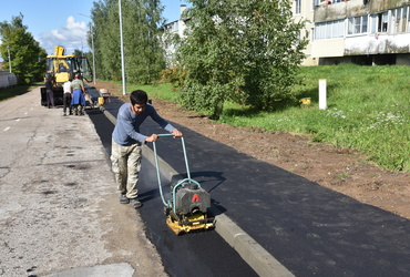 В посёлке Кировский вместо обочины сделали асфальтовый тротуар длиной 850 метров