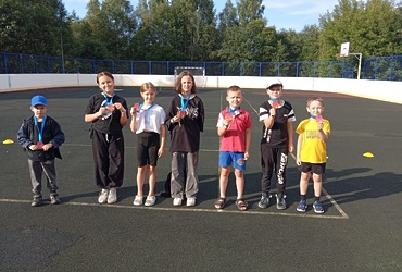 22 августа, в День Государственного флага Российской Федерации, на хоккейной площадке в деревне Савостино прошли старинные русские игры по городошному спорту и лапте