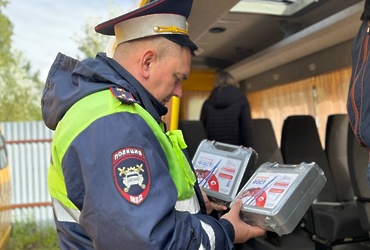 В преддверии нового учебного Госавтоинспекция муниципального округа Лотошино провели проверку школьных автобусов