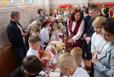 В Микулинской гимназии прошел семейный фестиваль «Школьная ярмарка»