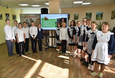 Творчество, которое объединяет людей: в Лотошинской библиотеке прошли «Разговоры о важном»