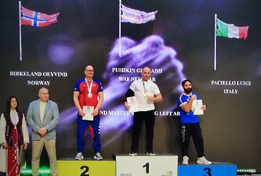 Лотошинские армрестлеры выиграли золото и бронзу на Чемпионате мира в Болгарии