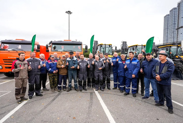 Торжественная выдача коммунальной спецтехники состоялась в Подмосковье 