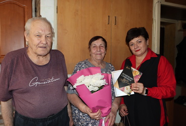 Жительницу деревни Ушаково поздравили с юбилеем