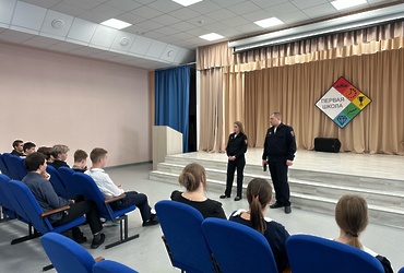 Сотрудники ОМВД России «Лотошинский» провели акцию «Вместе против наркотиков»