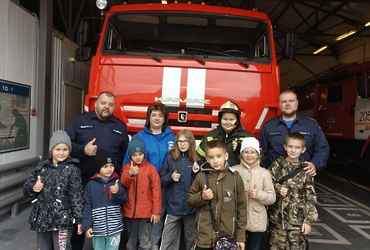 Школьники побывали на экскурсии в пожарной части в деревне Доры