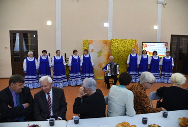 1 октября в Лотошинском ДК прошла праздничная программа, посвященная Международному Дню пожилых людей