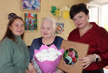 С юбилеем поздравили жительницу поселка Лотошино
